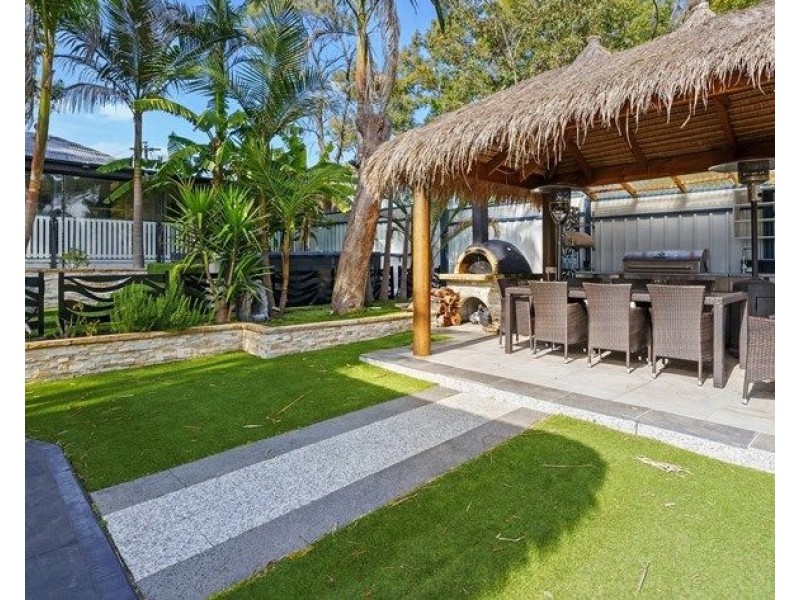 854 Henry Lawson Drive, Picnic Point NSW 2213