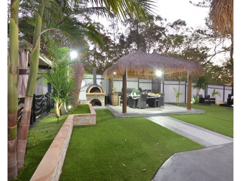 854 Henry Lawson Drive, Picnic Point NSW 2213