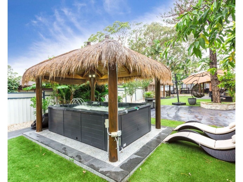 854 Henry Lawson Drive, Picnic Point NSW 2213