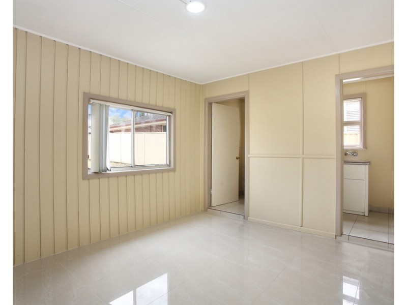 136a Centenary Rd, South Wentworthville NSW 2145