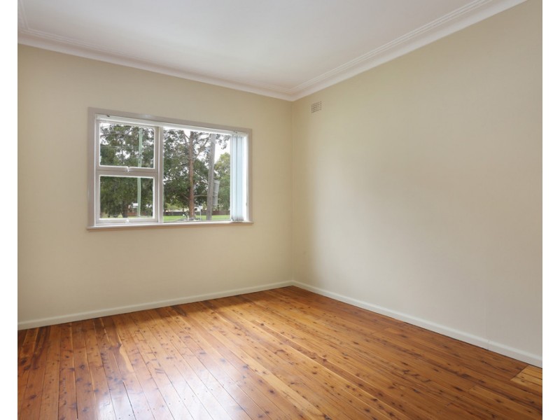 136a Centenary Rd, South Wentworthville NSW 2145