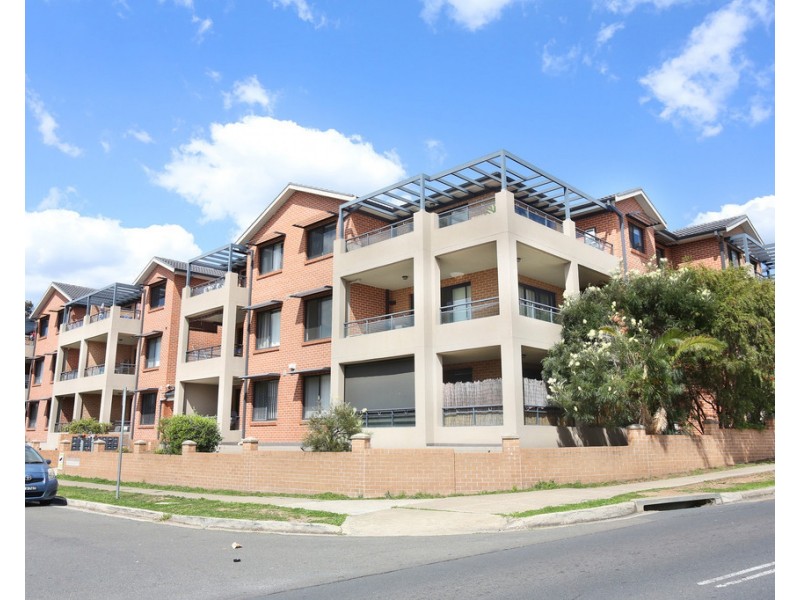 21/10-12 Wingello St, Guildford NSW 2161
