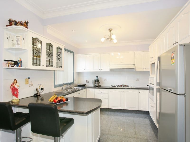 18 Talbot Rd, Guildford NSW 2161