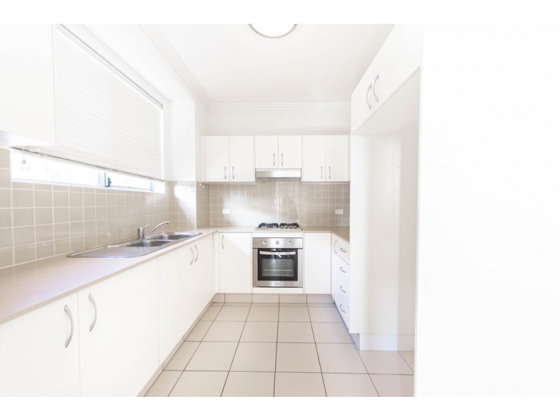 2/72-74 Berwick St, Guildford NSW 2161