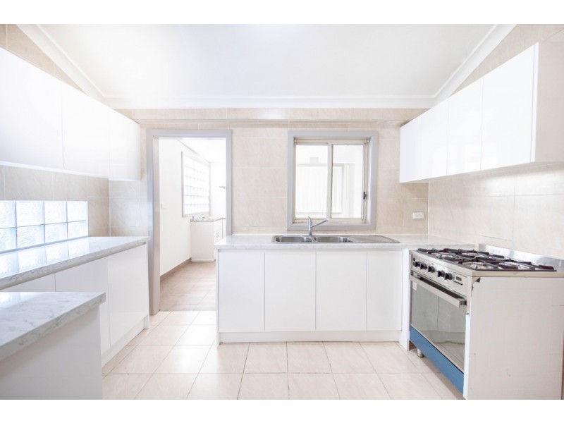 38 Rosebery Rd, Guildford NSW 2161