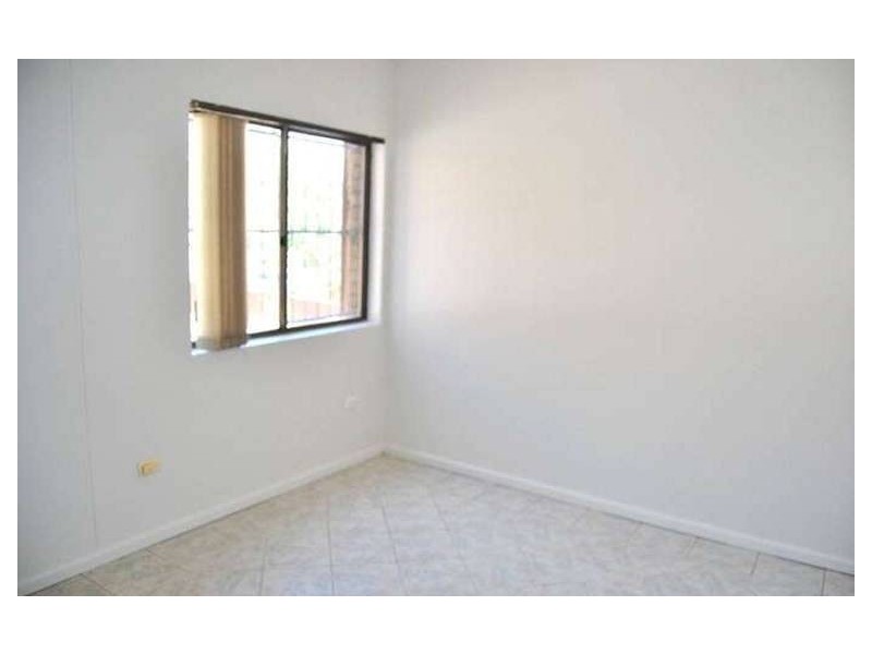 2/1 Memorial Avenue, Merrylands NSW 2160