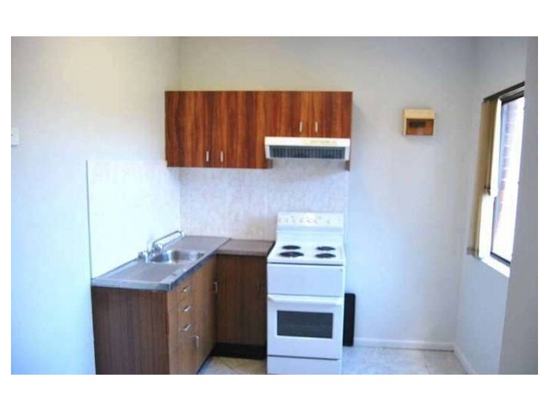 2/1 Memorial Avenue, Merrylands NSW 2160