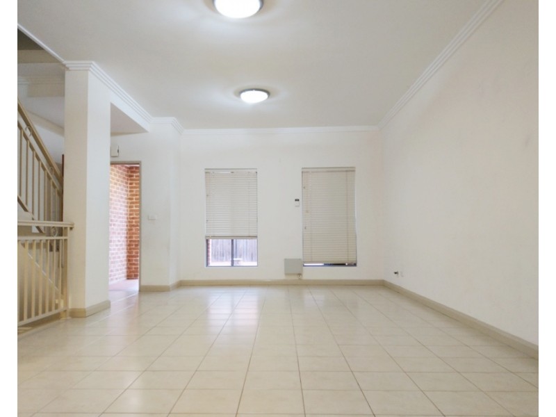 8/33-35 Claremont St, Merrylands NSW 2160