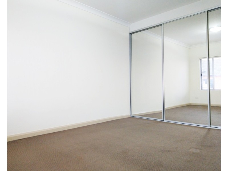 8/33-35 Claremont St, Merrylands NSW 2160