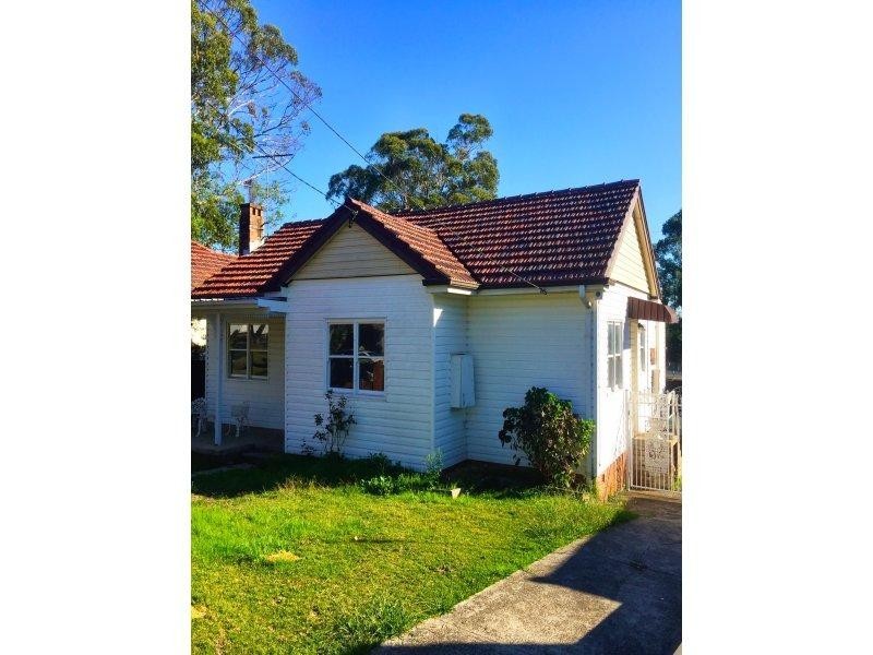 12 Essex St, Guildford NSW 2161