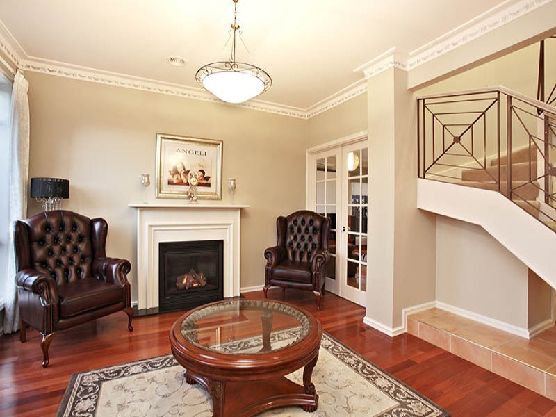 8 Leichardt Close, Taylors Lakes VIC 3038