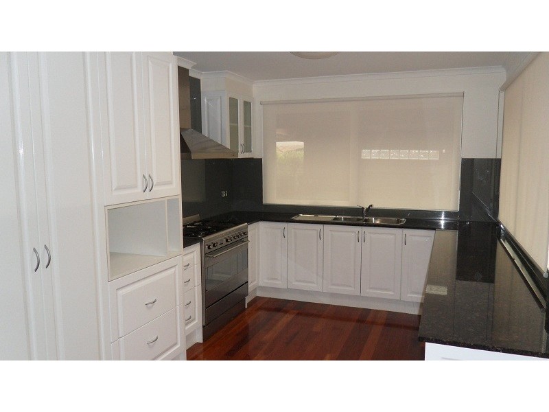 2 Willandra Court, Taylors Lakes VIC 3038