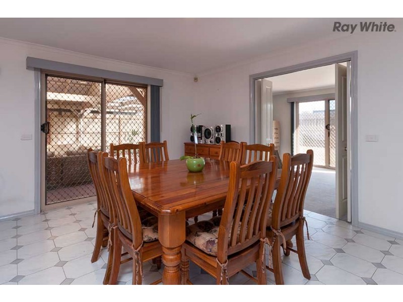 38 Dundee Way, Sydenham VIC 3037