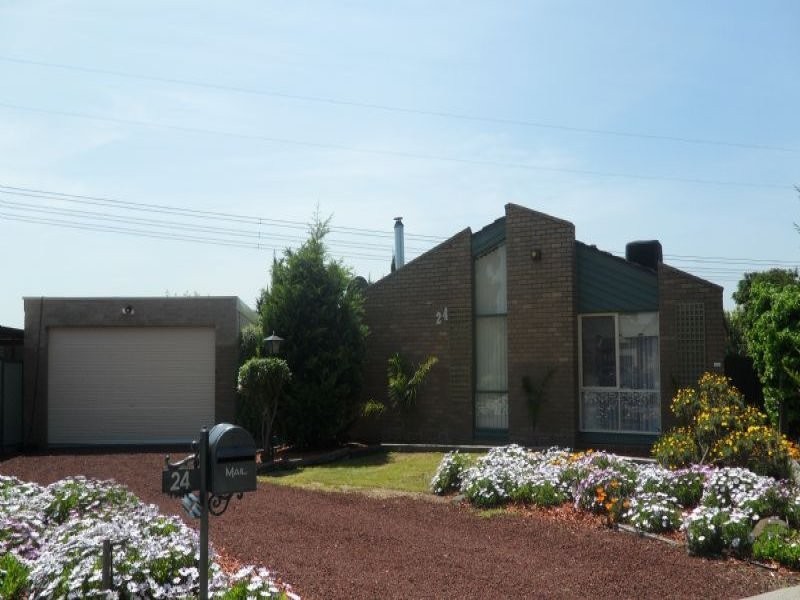 24 Broula Court, Taylors Lakes VIC 3038