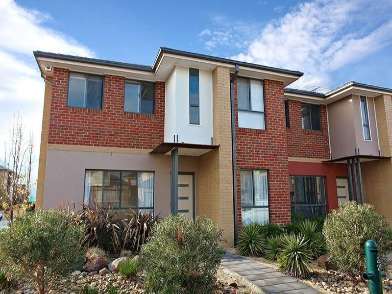22 Eloura Circuit, Taylors Hill VIC 3037