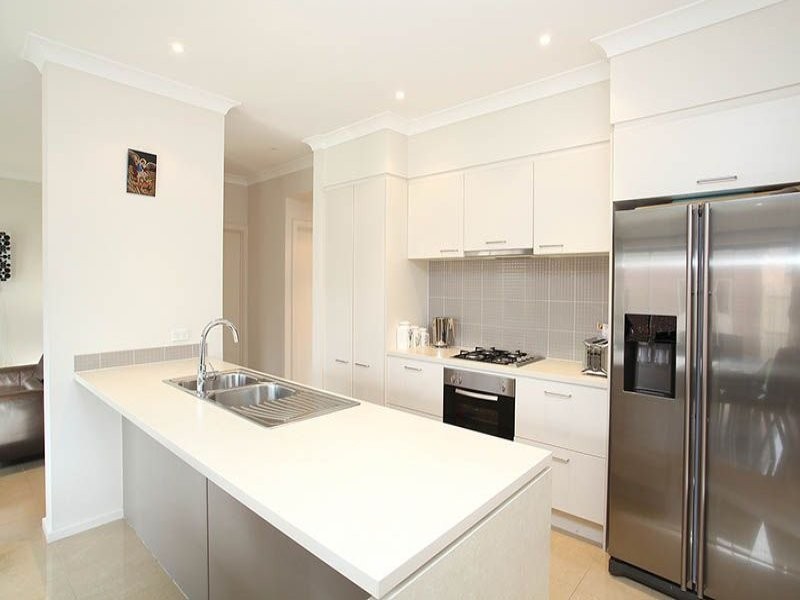 22 Eloura Circuit, Taylors Hill VIC 3037