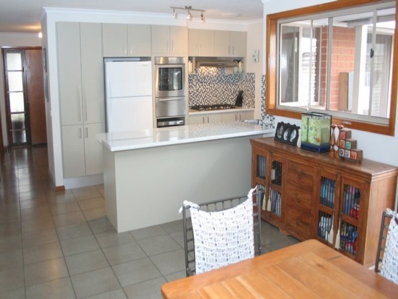 3 Remus Way, Taylors Lakes VIC 3038