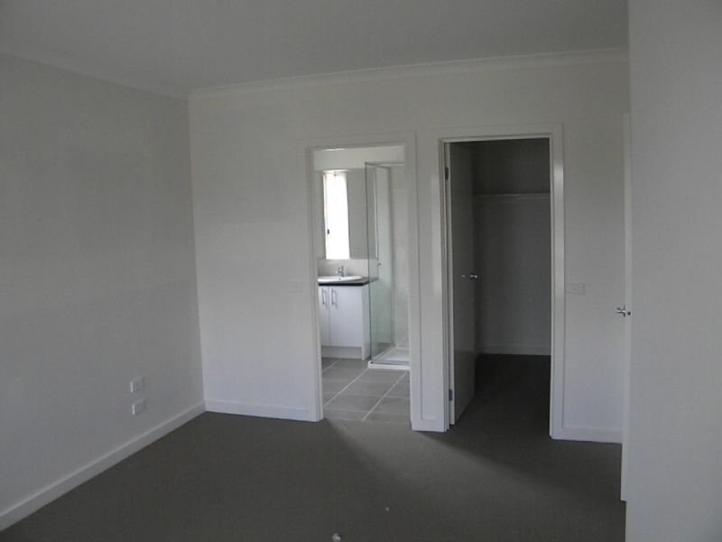 6 Panton Gap, South Morang VIC 3752