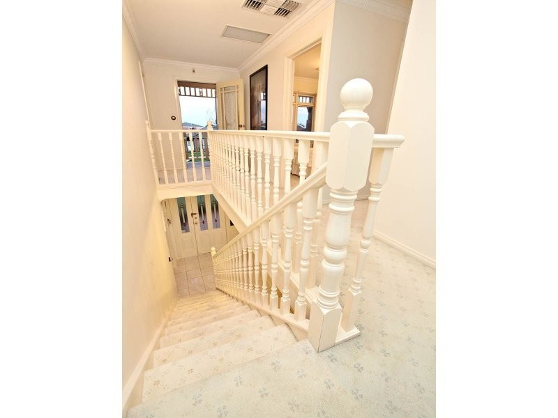 3 Sandpiper Drive, Taylors Lakes VIC 3038