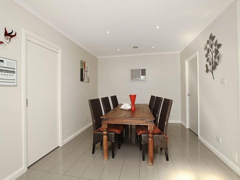 114 Lady Nelson Way, Taylors Lakes VIC 3038