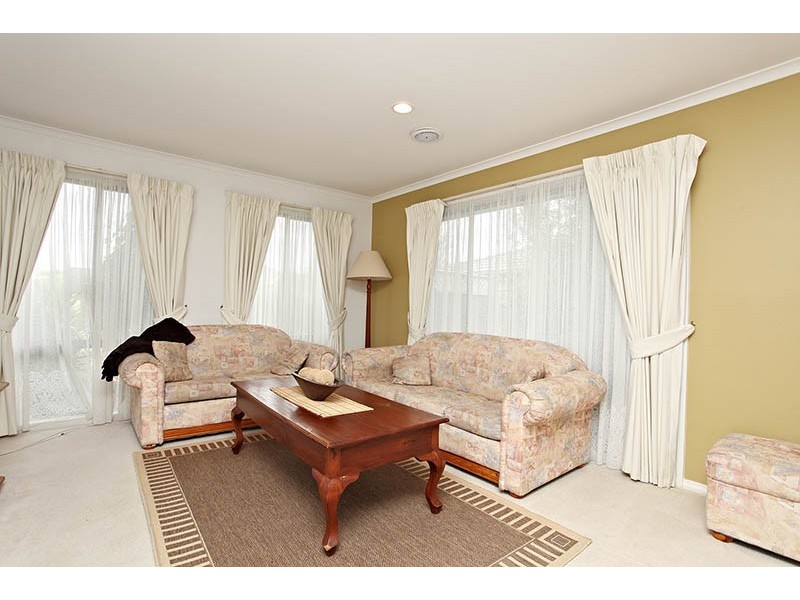 20 Bethron Crescent, Hillside VIC 3037