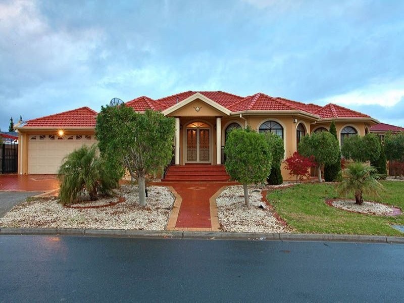 37 Australia Drive, Taylors Lakes VIC 3038