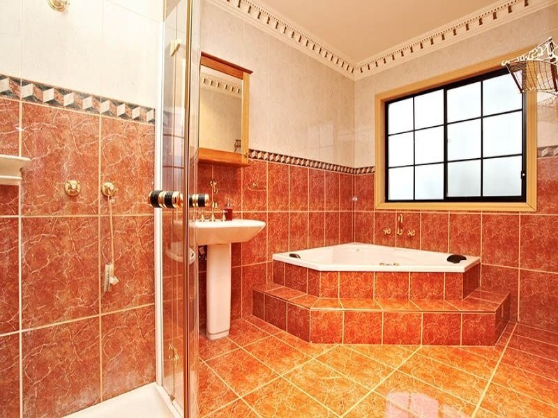 37 Australia Drive, Taylors Lakes VIC 3038