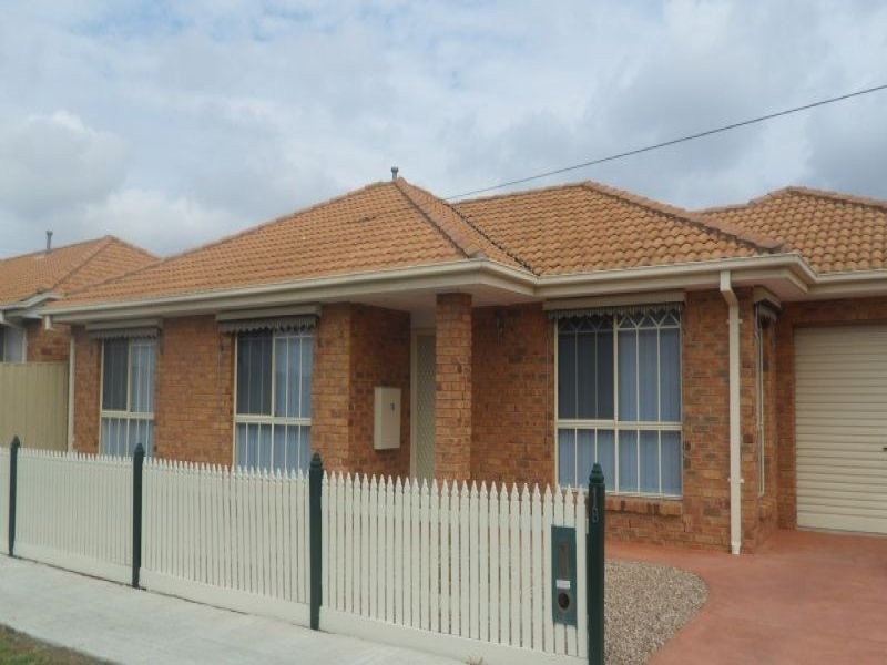 1B Bent Street, St Albans VIC 3021