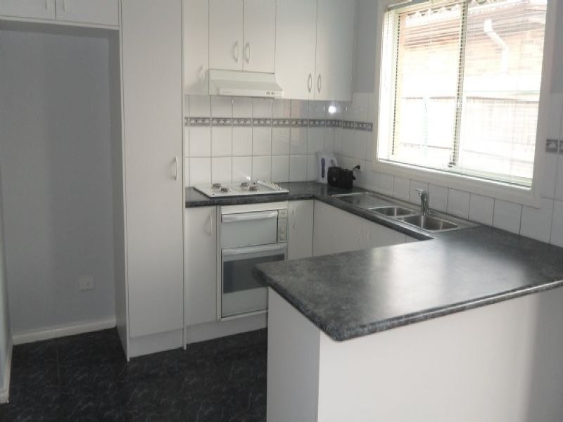 1B Bent Street, St Albans VIC 3021