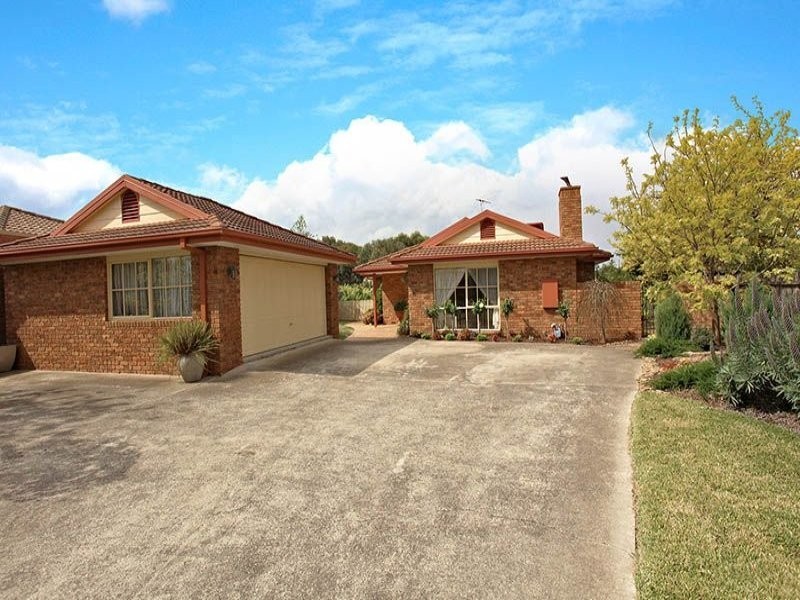 33 Nordic Avenue, Taylors Lakes VIC 3038