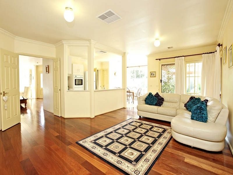 33 Nordic Avenue, Taylors Lakes VIC 3038