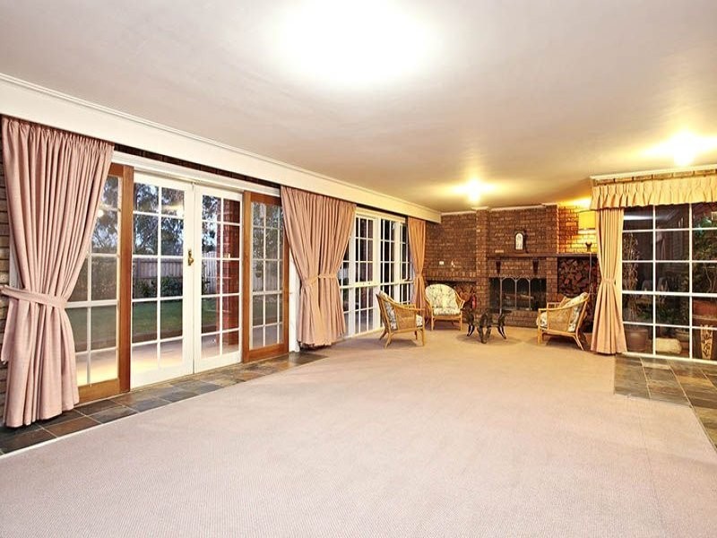 50 Pindari Avenue, Taylors Lakes VIC 3038