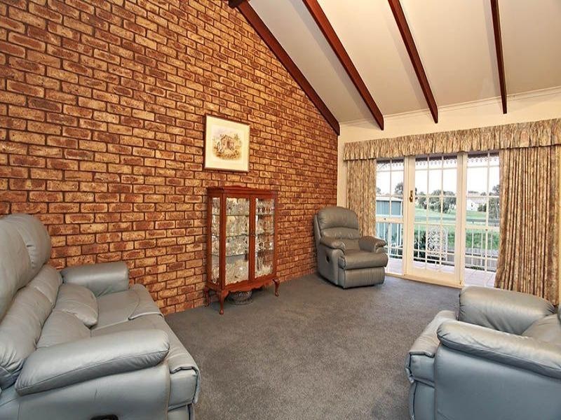 50 Pindari Avenue, Taylors Lakes VIC 3038