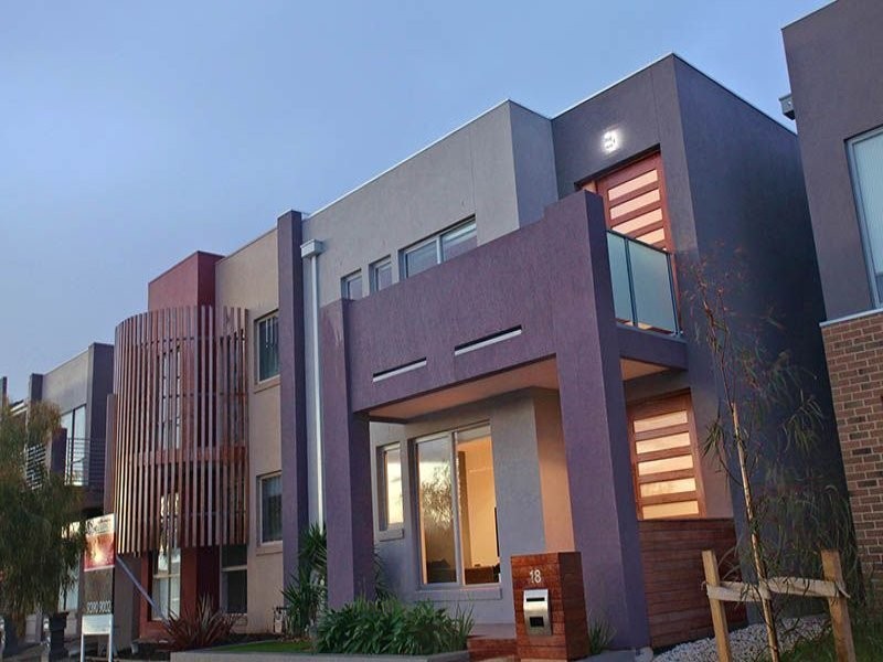 18 Jolimont Street, Caroline Springs VIC 3023