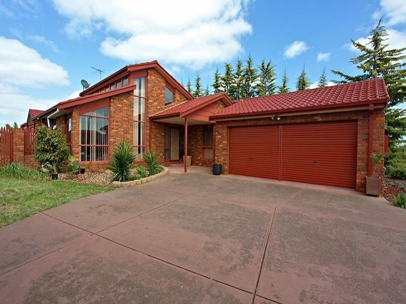 5 Thorogood Court, Taylors Lakes VIC 3038