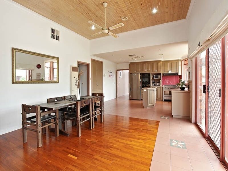 5 Thorogood Court, Taylors Lakes VIC 3038