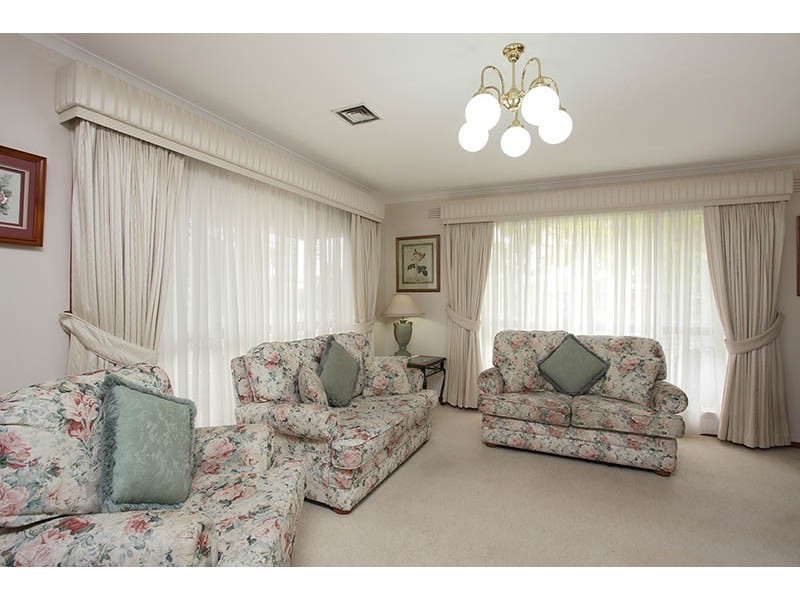 4 Apollo Road, Taylors Lakes VIC 3038