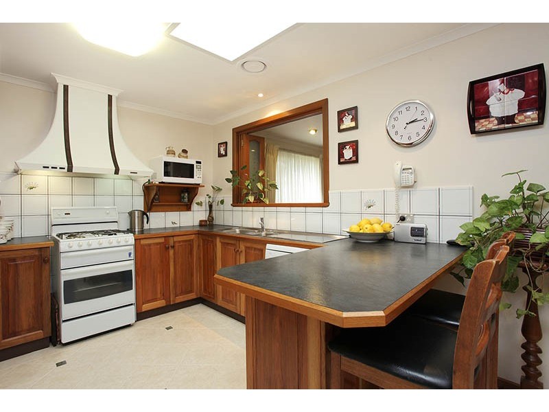 4 Apollo Road, Taylors Lakes VIC 3038