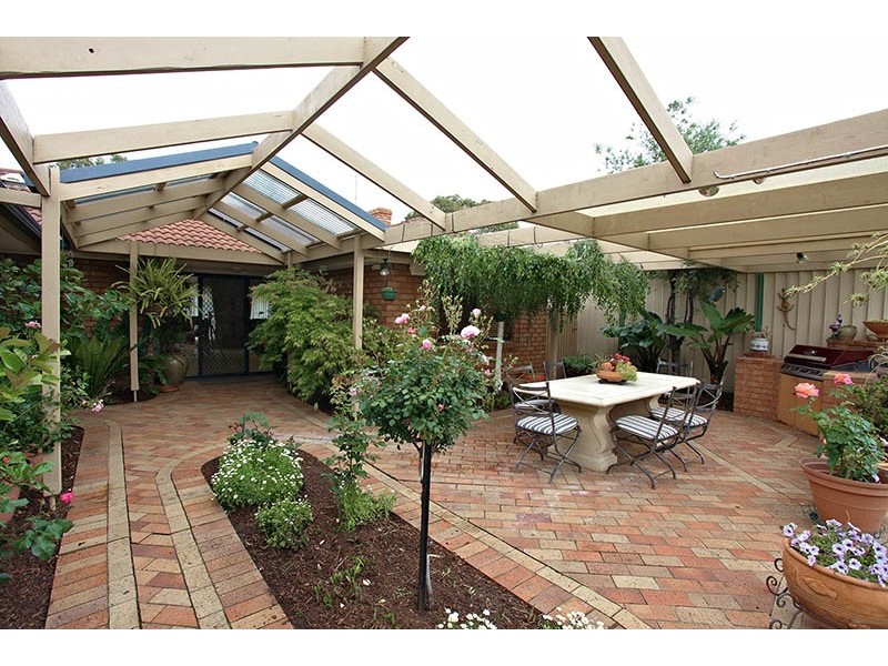 4 Apollo Road, Taylors Lakes VIC 3038