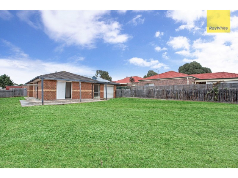 16 Bungarim Wynd, Sydenham VIC 3037