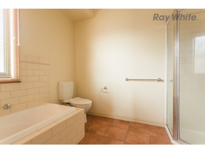 6/45 Wentworth Drive, Taylors Lakes VIC 3038