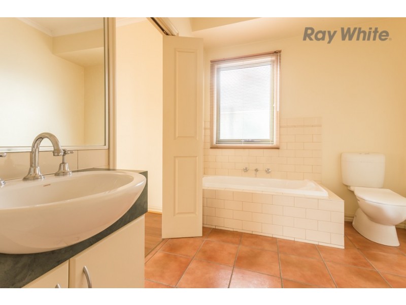 6/45 Wentworth Drive, Taylors Lakes VIC 3038