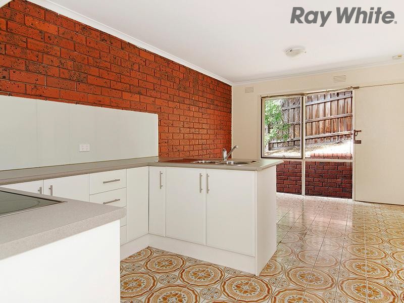 2/42 Kingsley Road, Airport West VIC 3042
