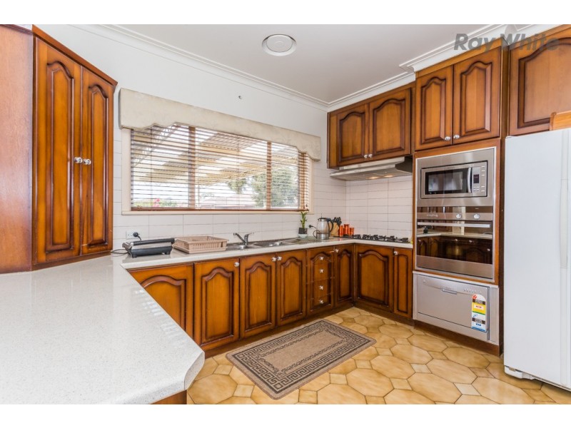 2 Marcia Street, Sunshine West VIC 3020