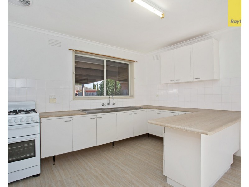 1 Beverley Street, Kings Park VIC 3021