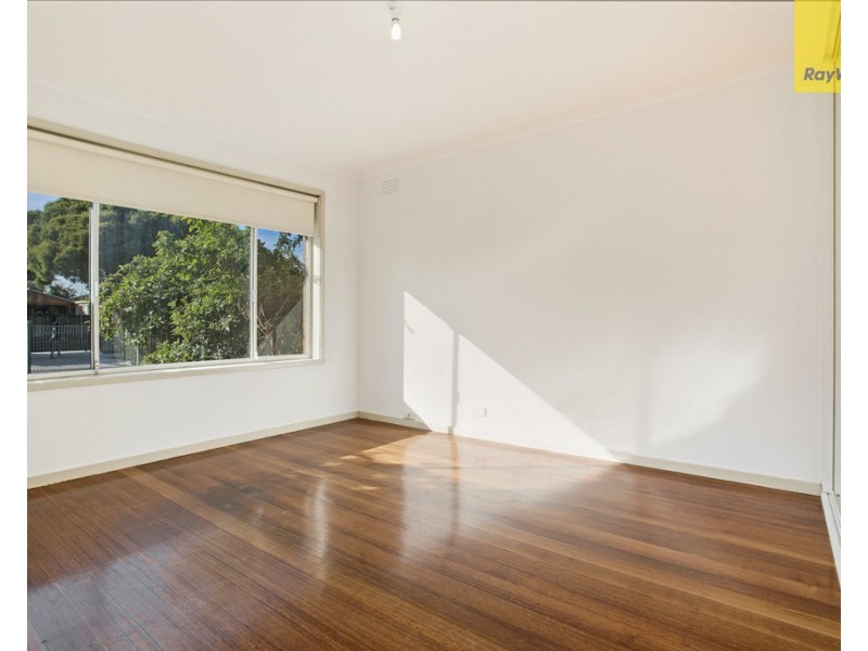 1 Beverley Street, Kings Park VIC 3021