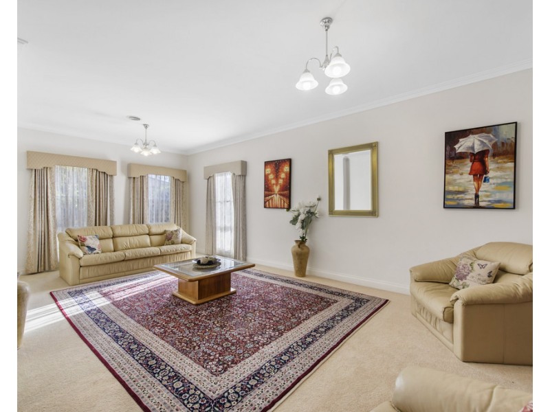 25 Faye Crescent, Keilor VIC 3036