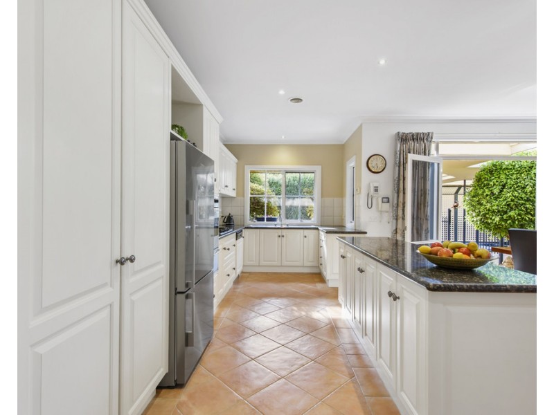 25 Faye Crescent, Keilor VIC 3036