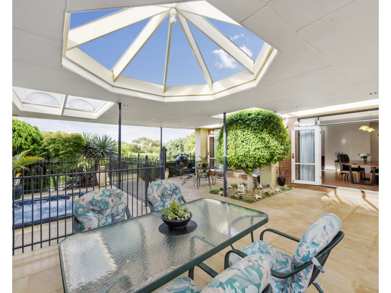 25 Faye Crescent, Keilor VIC 3036