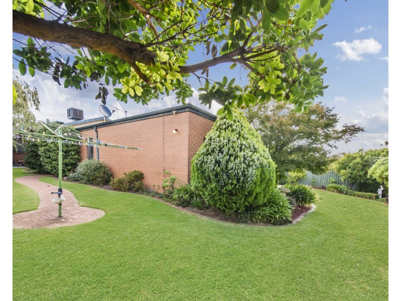 25 Faye Crescent, Keilor VIC 3036